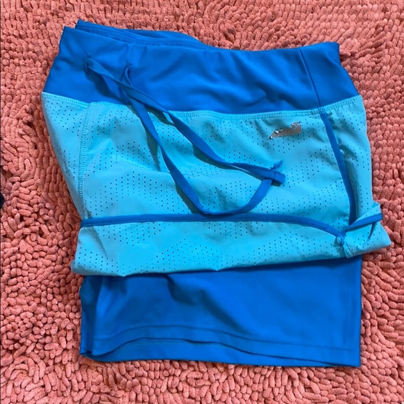 Shorts - Picture 3 of 7